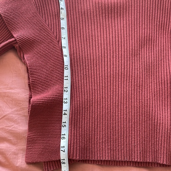 ruffle turtleneck - size small ; Pre owned - Picture 8 of 8